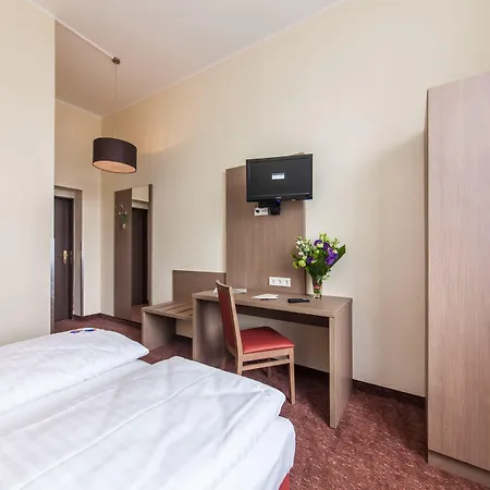 Maxim Hotel
