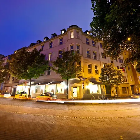 Maxim Hotel 3*