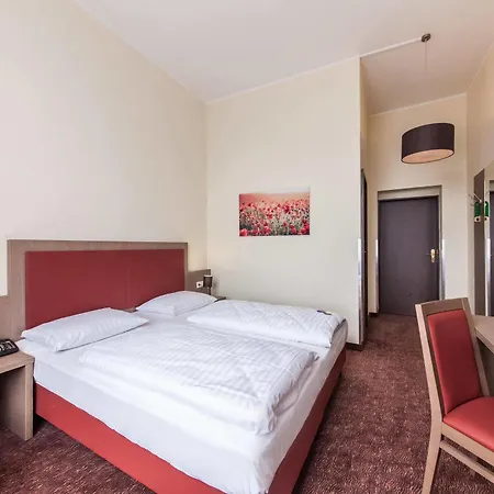 Maxim Hotel 3*