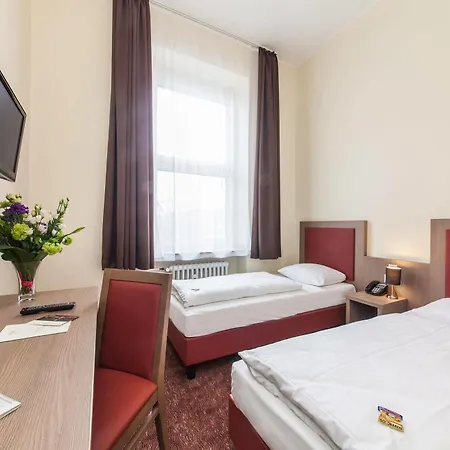 Maxim Hotel 3*