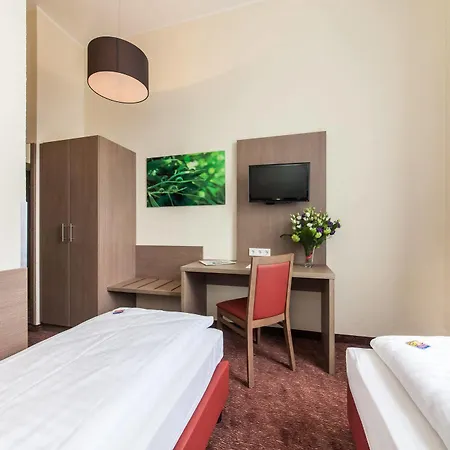 Maxim Hotel 3*